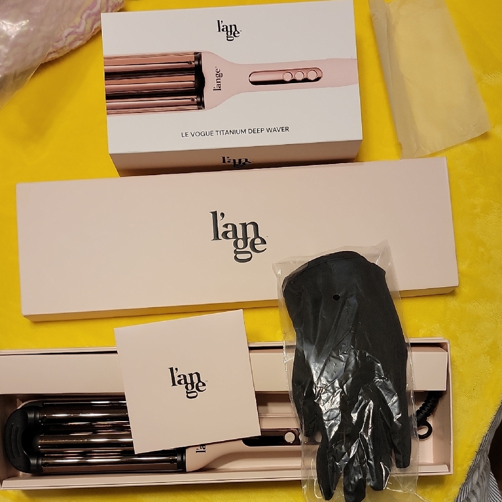 Lange Le Vogue Titanium Deep Waver - Pink and Black